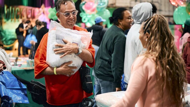 LA Wildfire Relief Drive Brings Hope and Support to Victims La Wildfire Relief Drive Brings Hope And Support To Victims